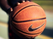 LOL决赛-钢铁脊梁！武切维奇27+14扛起内线，篮网客场险胜上海