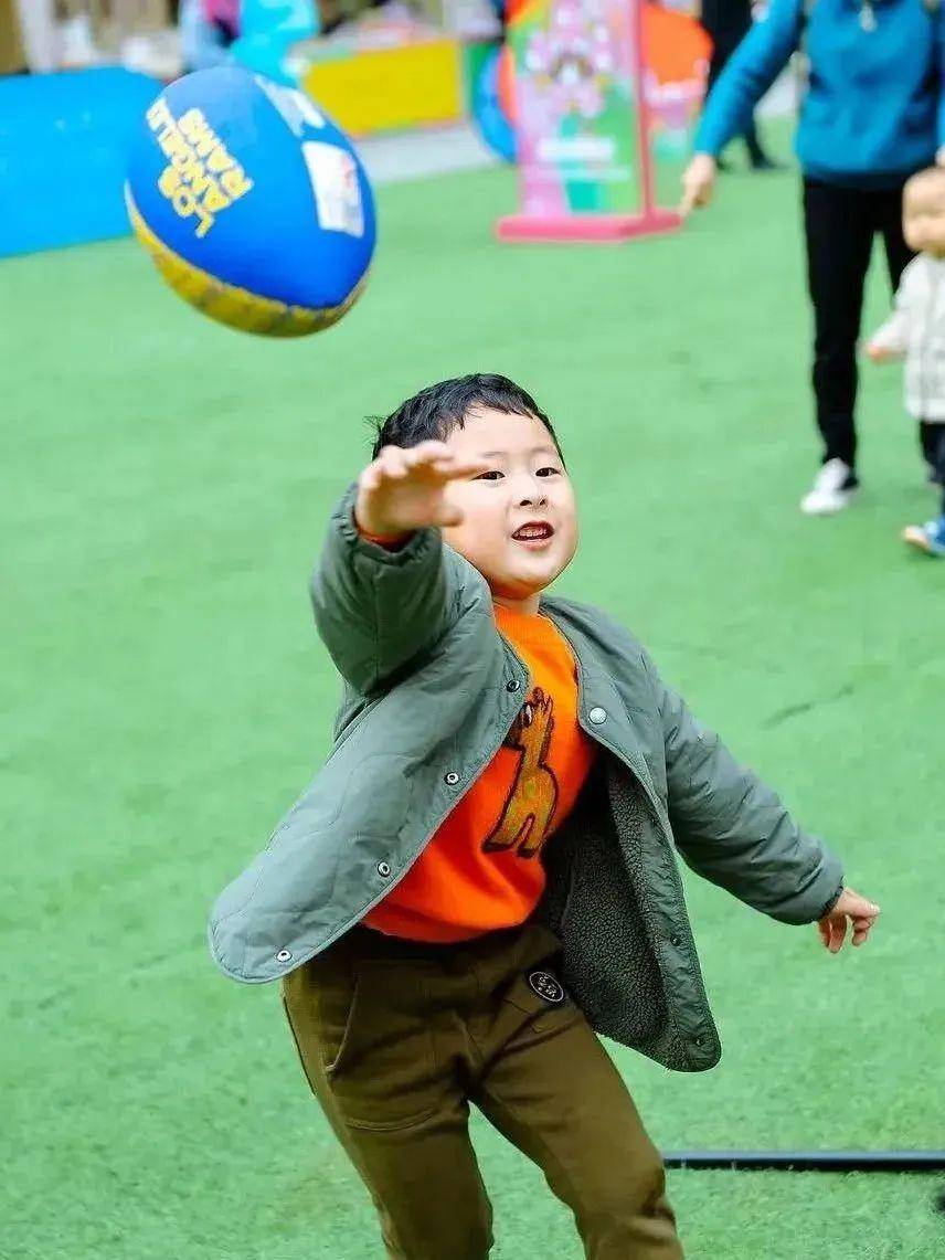 冷静与激情交织！橄榄球完美收官