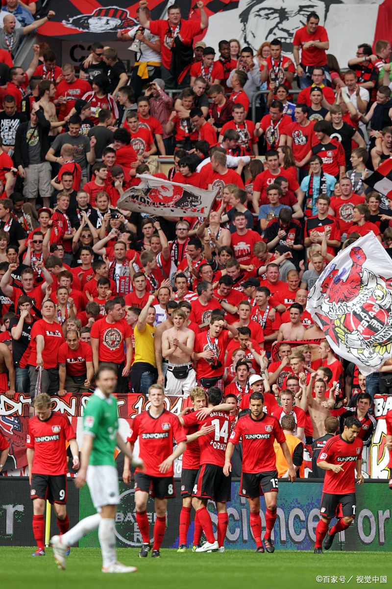 足球场上发生了让人惊喜的变化