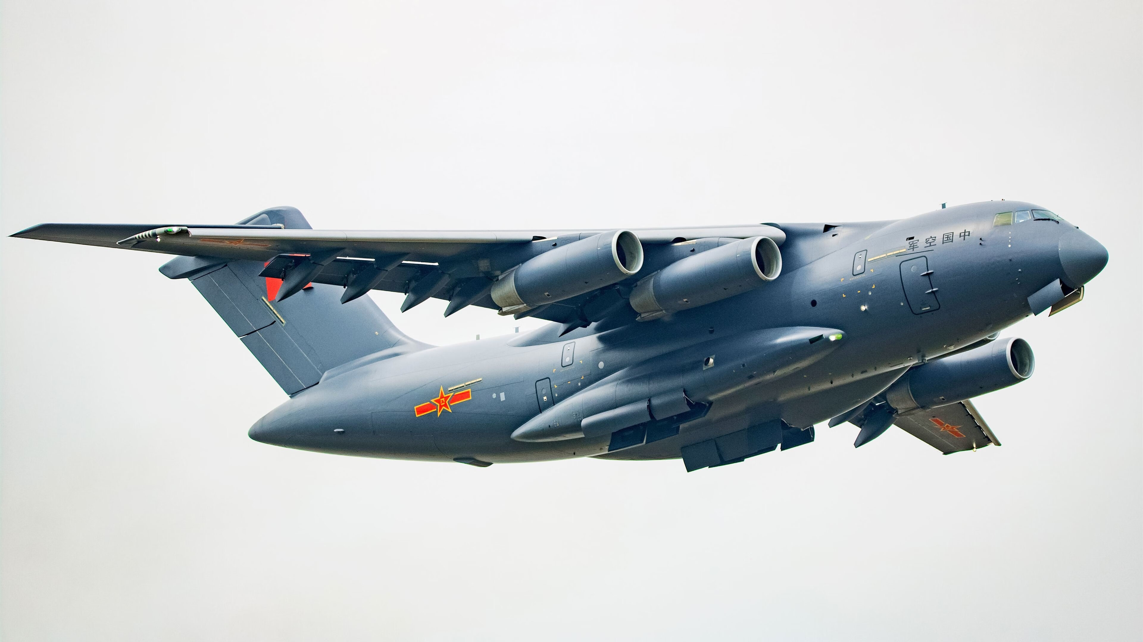 绿白风暴席卷欧陆，贝蒂斯碾压式控场，苏亚雷斯独奏统治交响曲