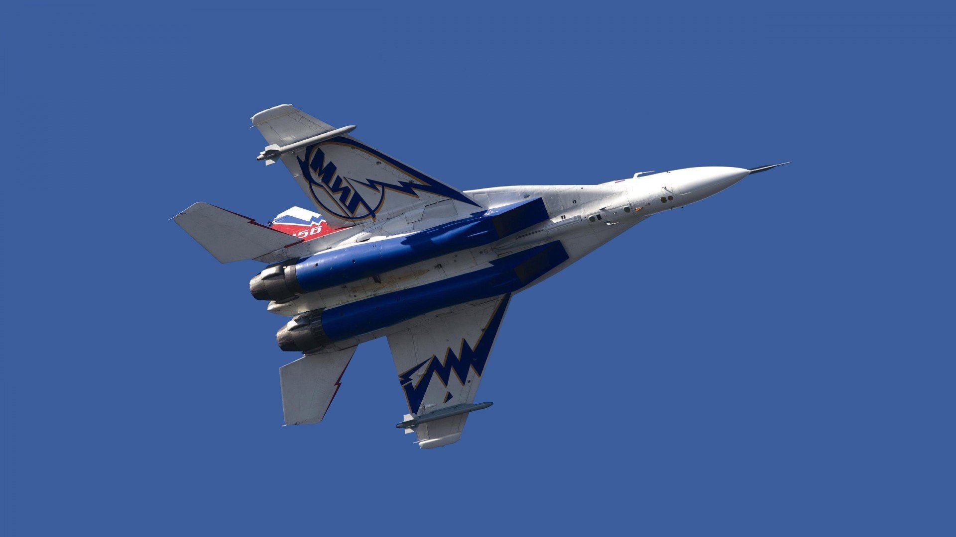 冰火合奏曲,F1夜赛轰鸣与利拉德时间的神奇交叠